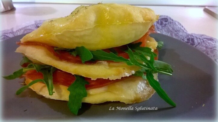 Schiacciatine con bufala ,crudo e rucola