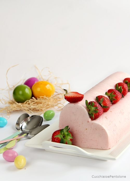 Semifreddo alle fragole e cocco con meringa italiana