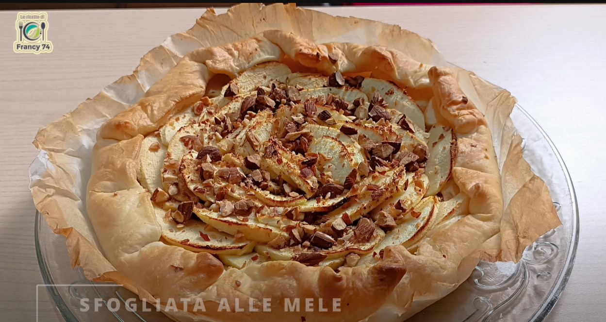 Sfogliata di mandorle e mele