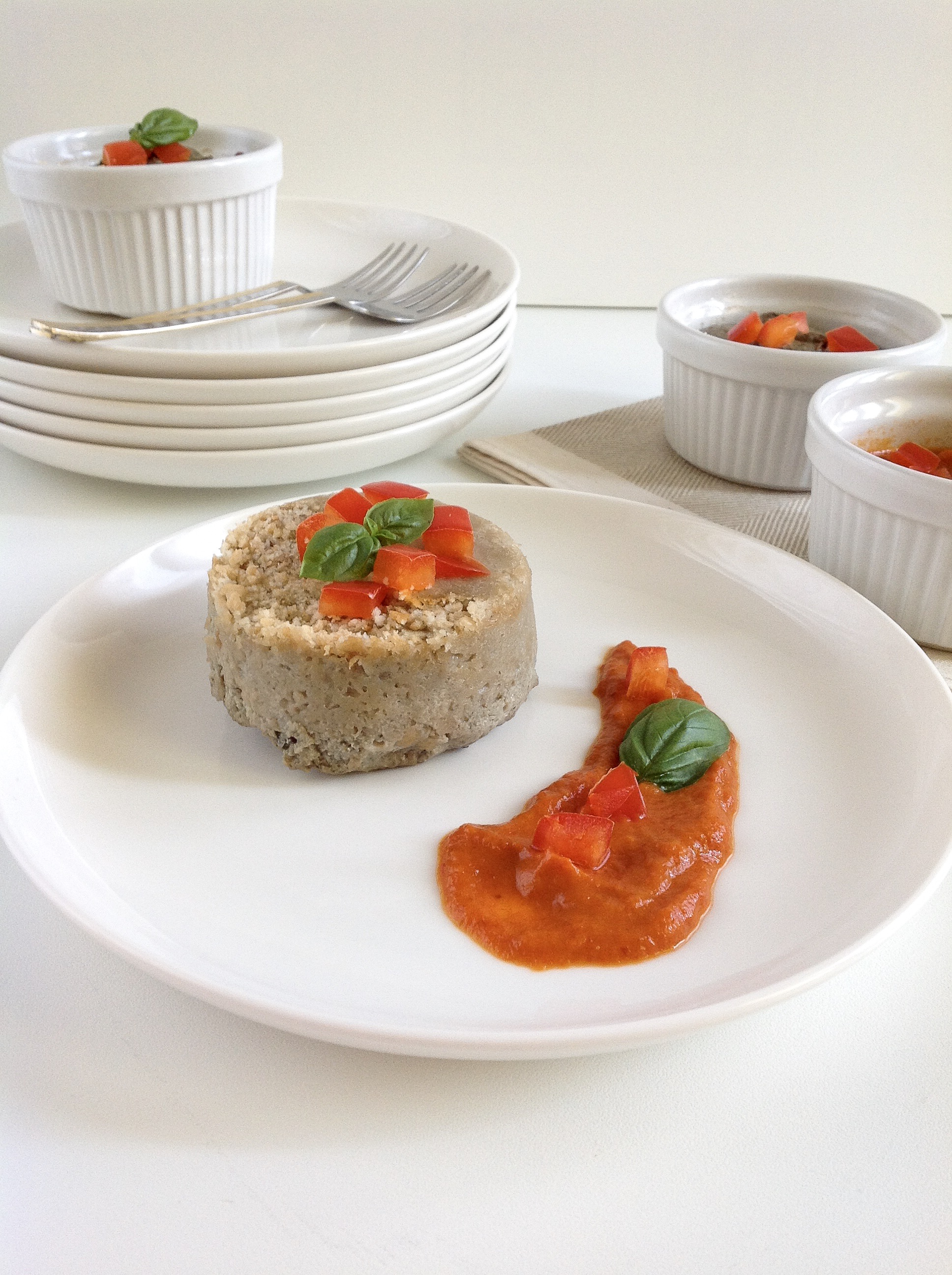 Sformatini di melanzane con crema ai peperoni