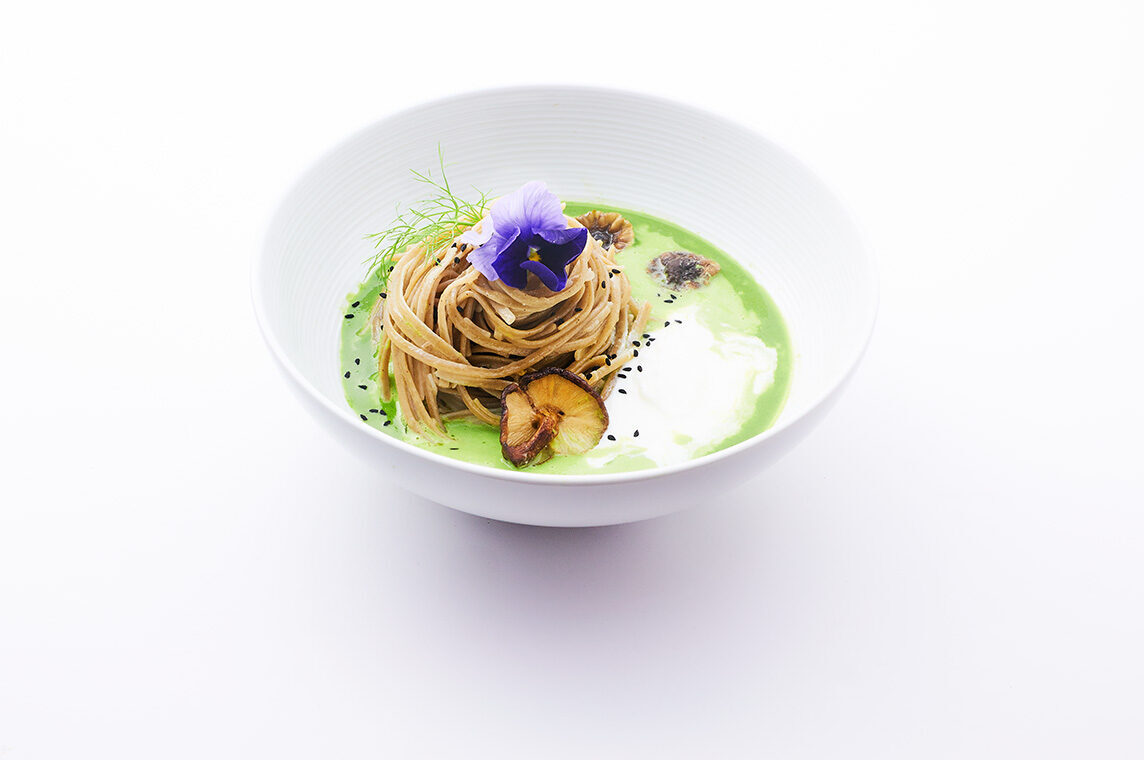 Soba con verza e shitake