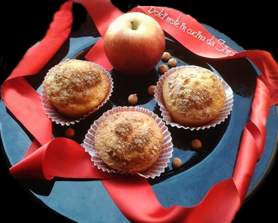 Soffici muffins di mele e amaretti