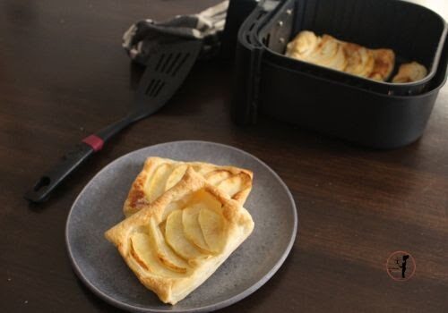 Soltanto 4 ingredienti a base vegetale per queste sfogliatine di mele in friggitrice ad aria