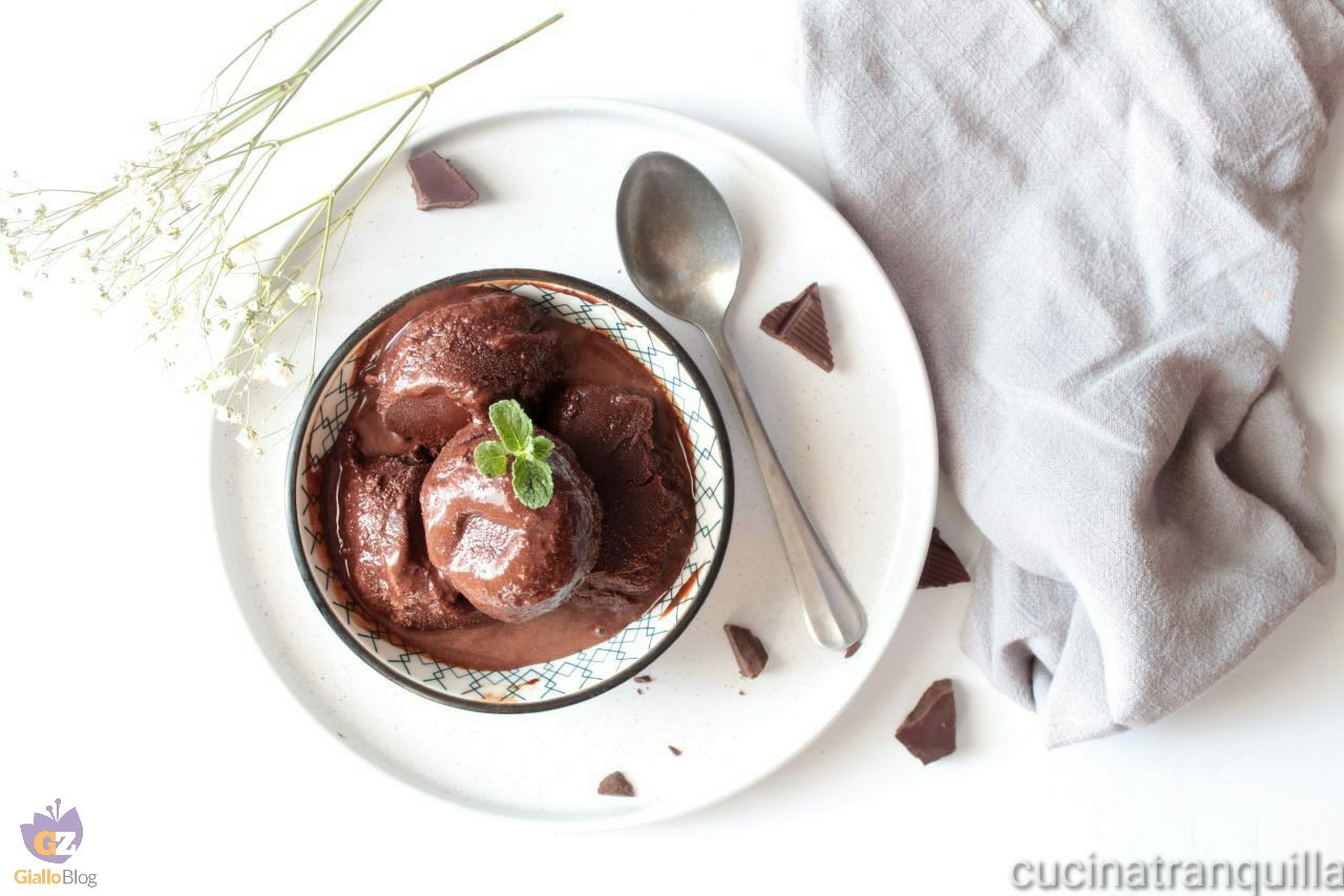Sorbetto al cioccolato fondente (senza gelatiera)