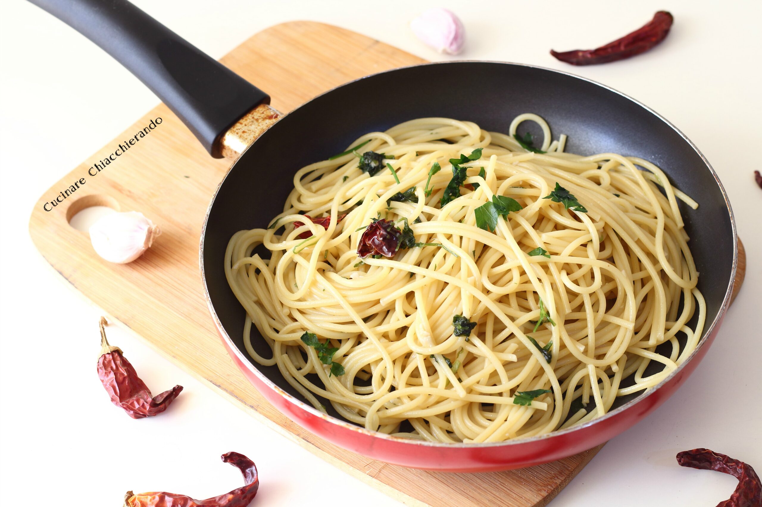 Spaghetti aglio olio e peperoncino