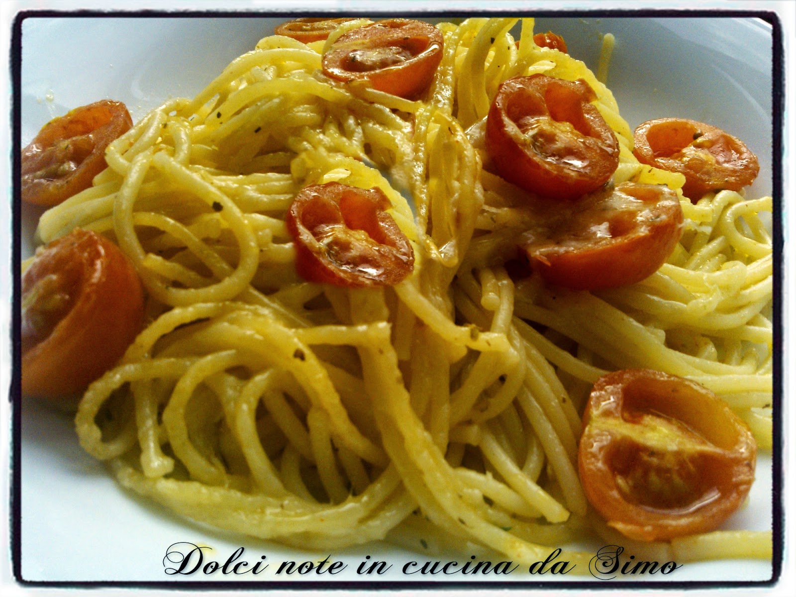 Spaghetti al forno con pomodorini