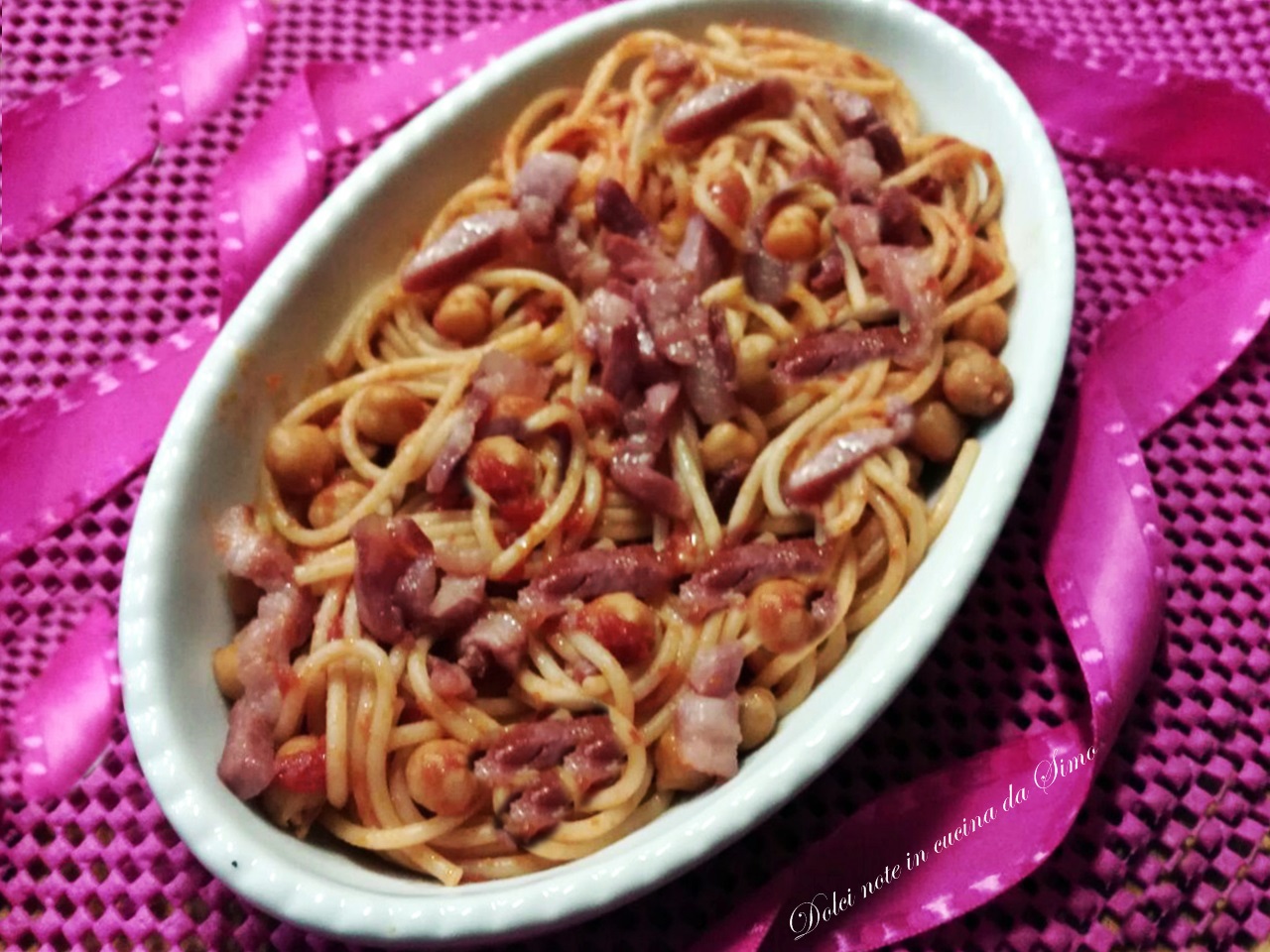 Spaghetti al sugo di ceci e pancetta croccante