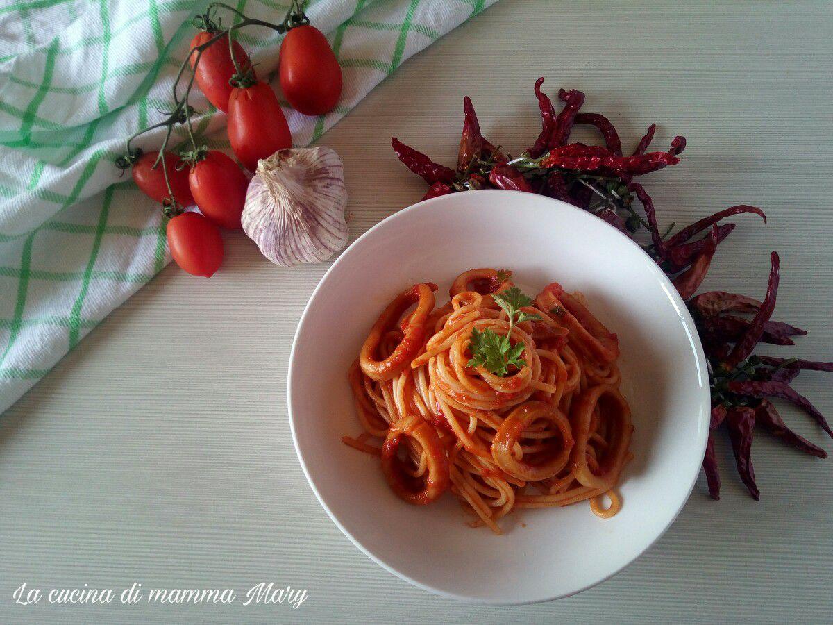 Spaghetti al sugo di totani