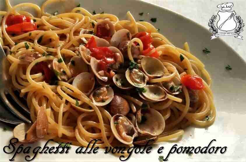 Spaghetti alle vongole e pomodoro