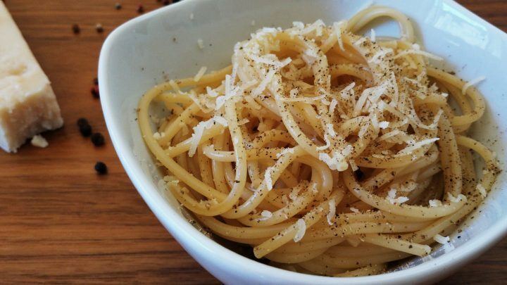 Spaghetti cacio e pepe