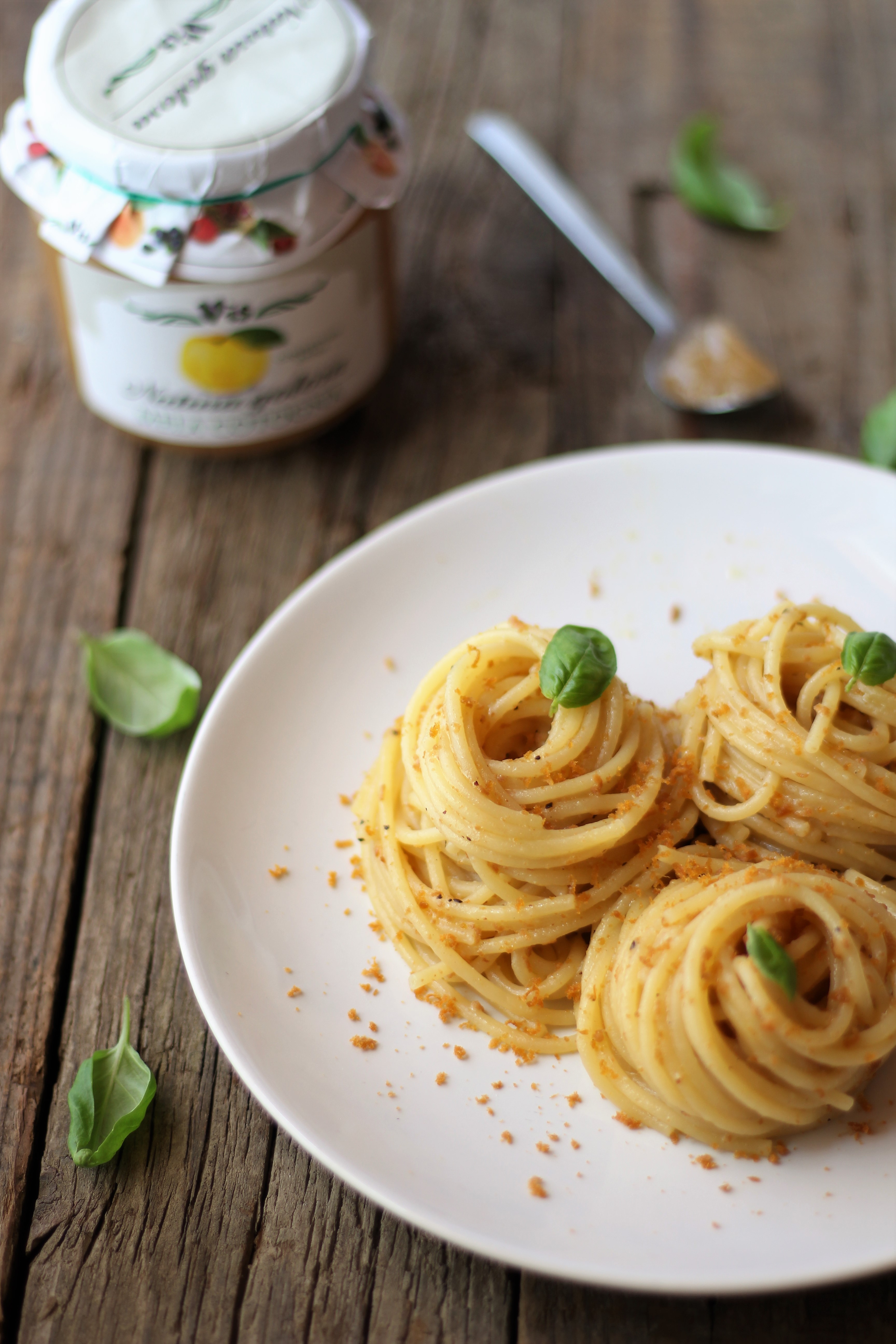 Spaghetti con mela cotogna e bottarga di tonno