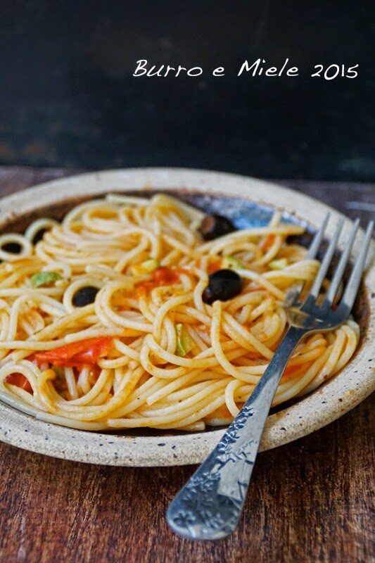 Spaghetti estivi, al pomodoro e zucchine
