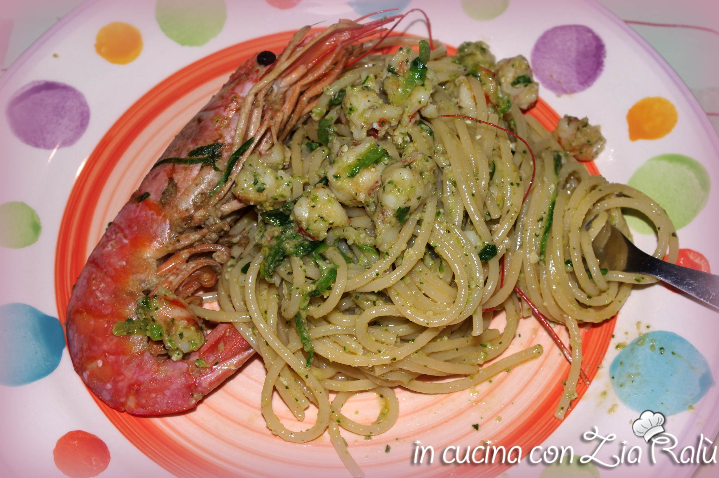 Spaghetti gamberoni e pesto di zucchine