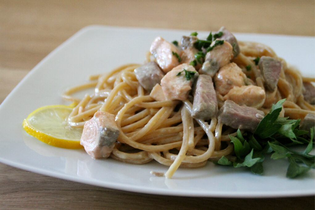 Spaghetti integrali con tonno e salmone