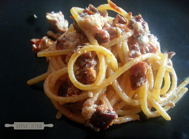 Spaghetti pomodori secchi, caprino e bomba calabrese