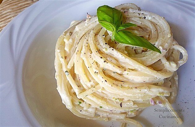 Spaghetti ricotta e limone