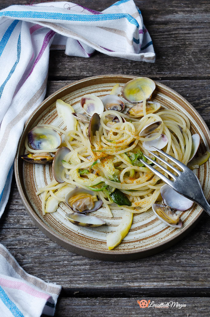 Spaghetti zucchine vongole e bottarga