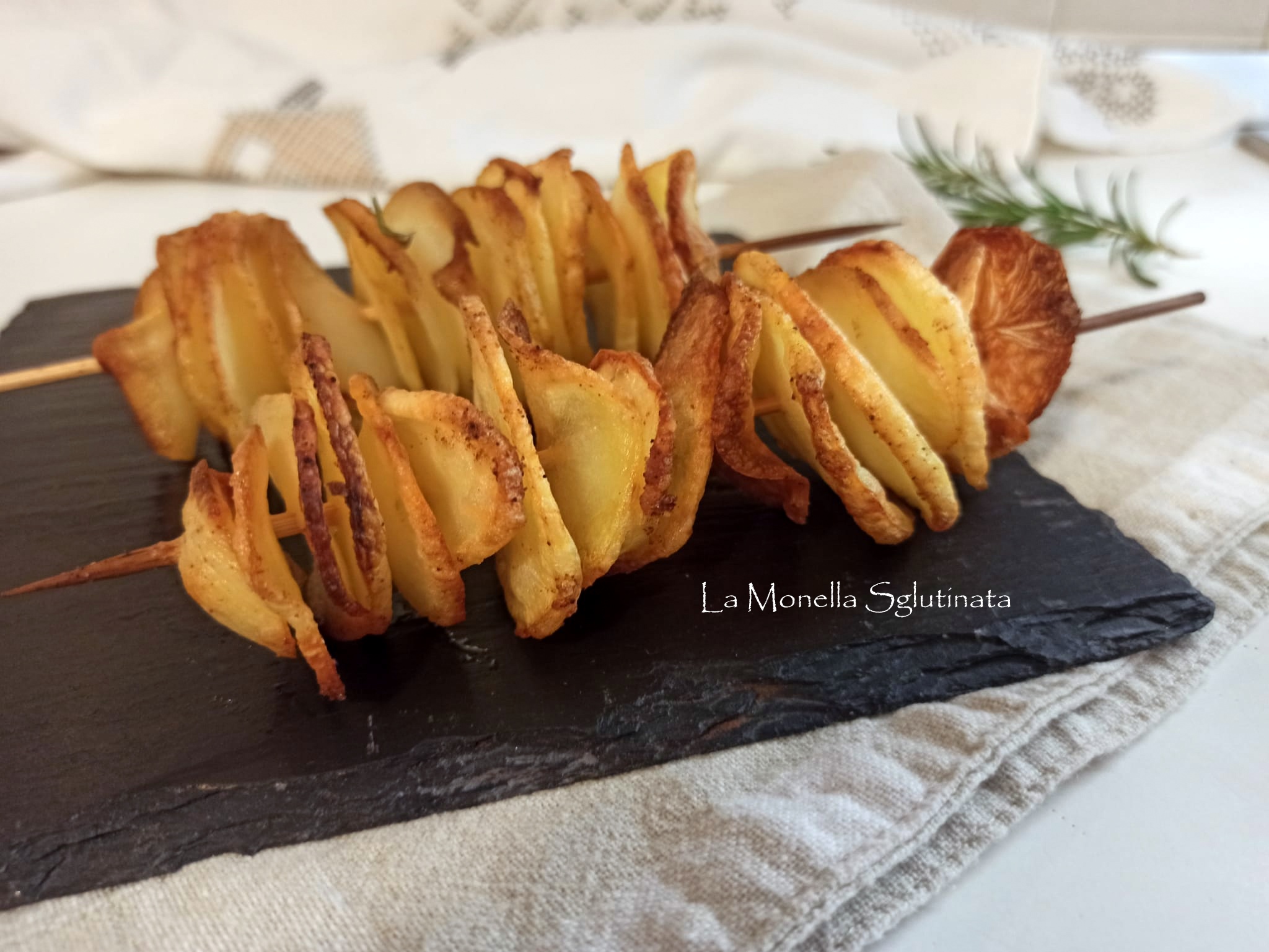 Spiedini di patate piccanti alla paprika
