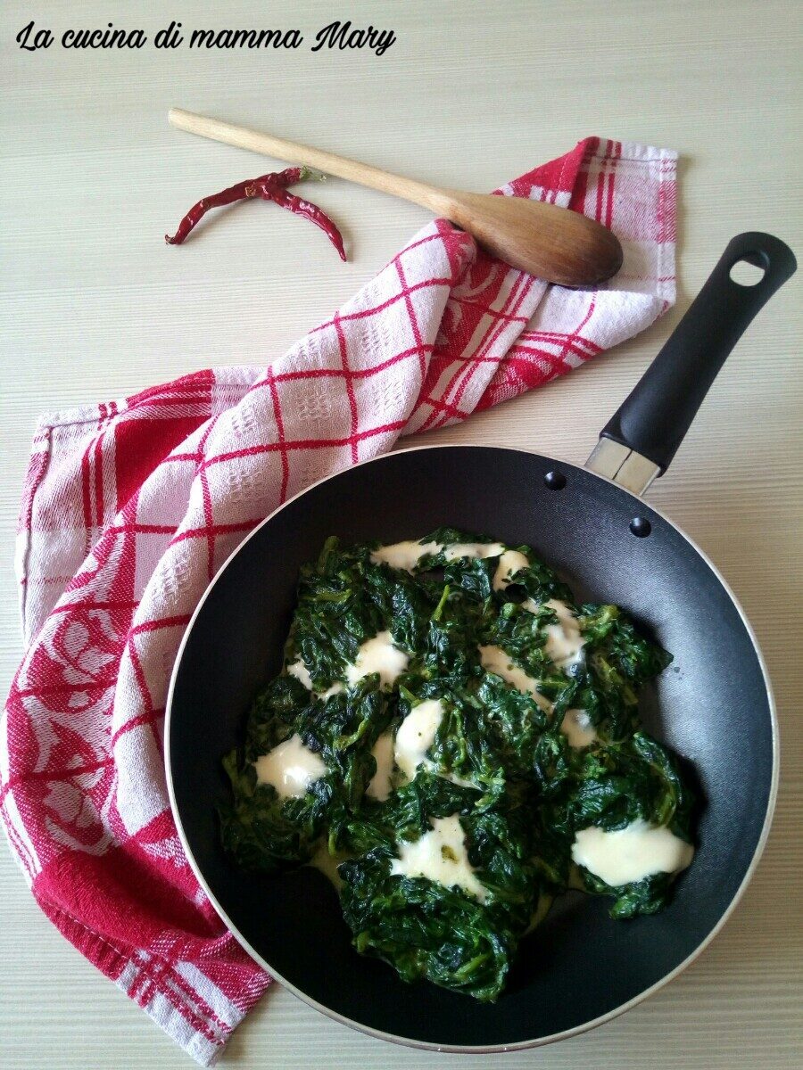 Spinaci filanti con formaggi misti