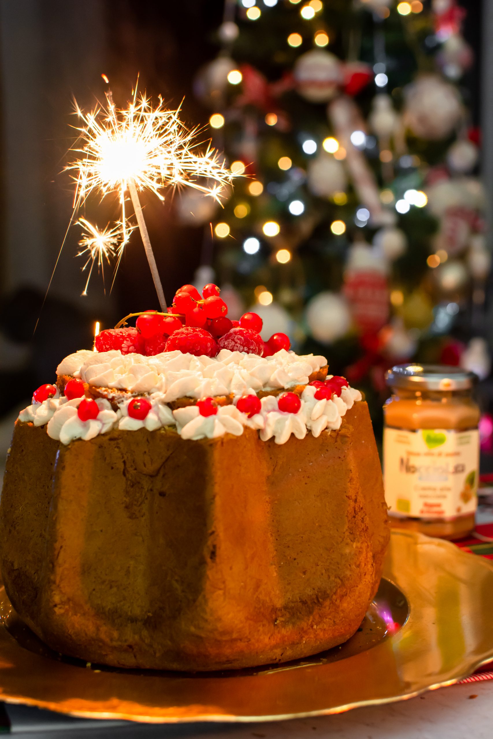Stella di pandoro con crema nocciolata