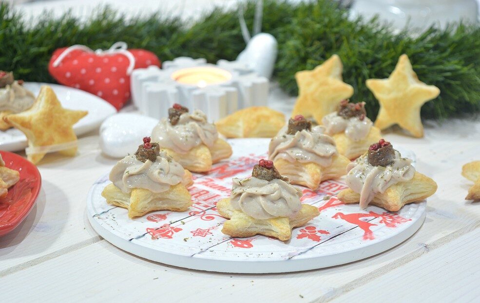 Stelline di pasta sfoglia con mousse di alici