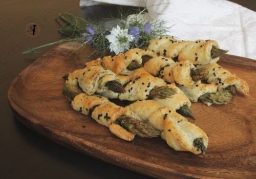 Stick di asparagi allo zaatar e semi di nigella in friggitrice ad aria