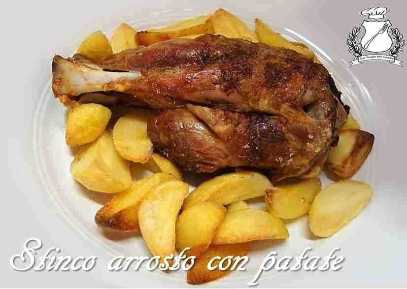 Stinco di maiale arrosto con patate