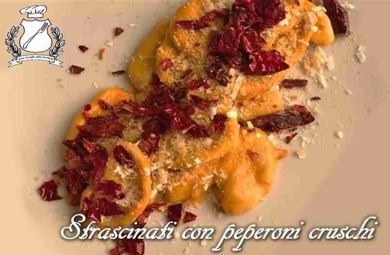 Strascinati con i peperoni cruschi e mollica