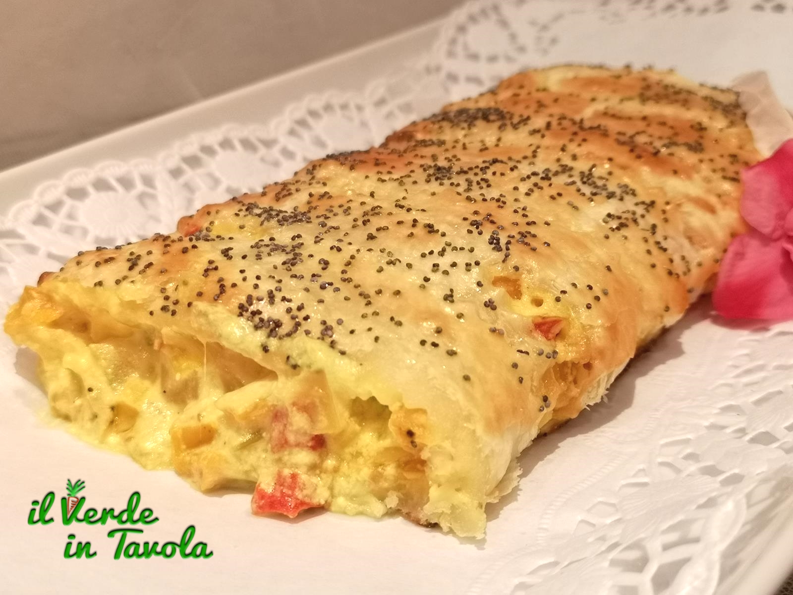 Strudel salato con fontina, ricotta e verdure alla curcuma la ricetta