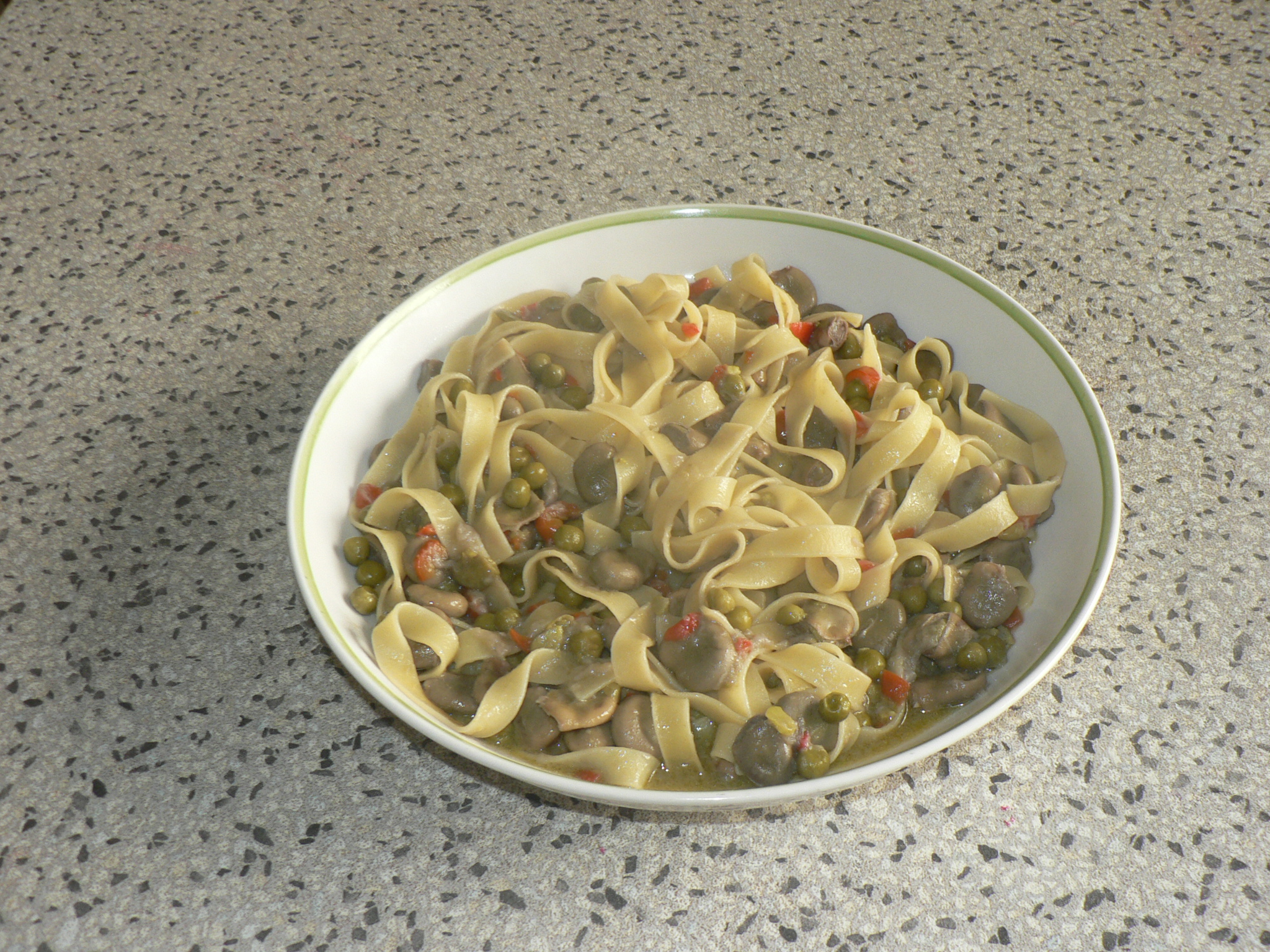 Tagliatelle fave e piselli