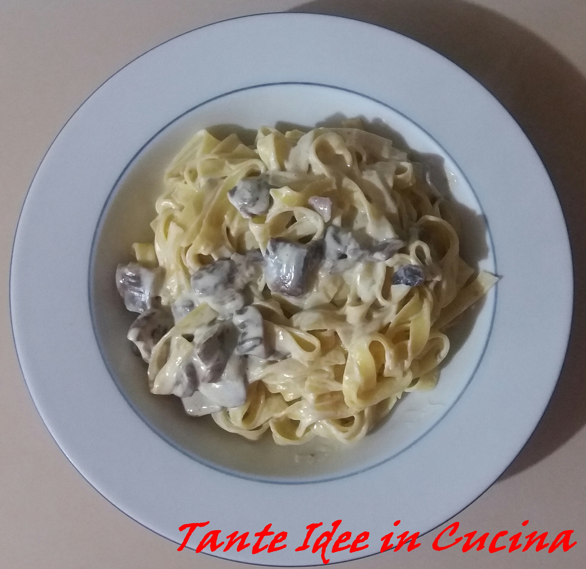 Tagliatelle panna e funghi