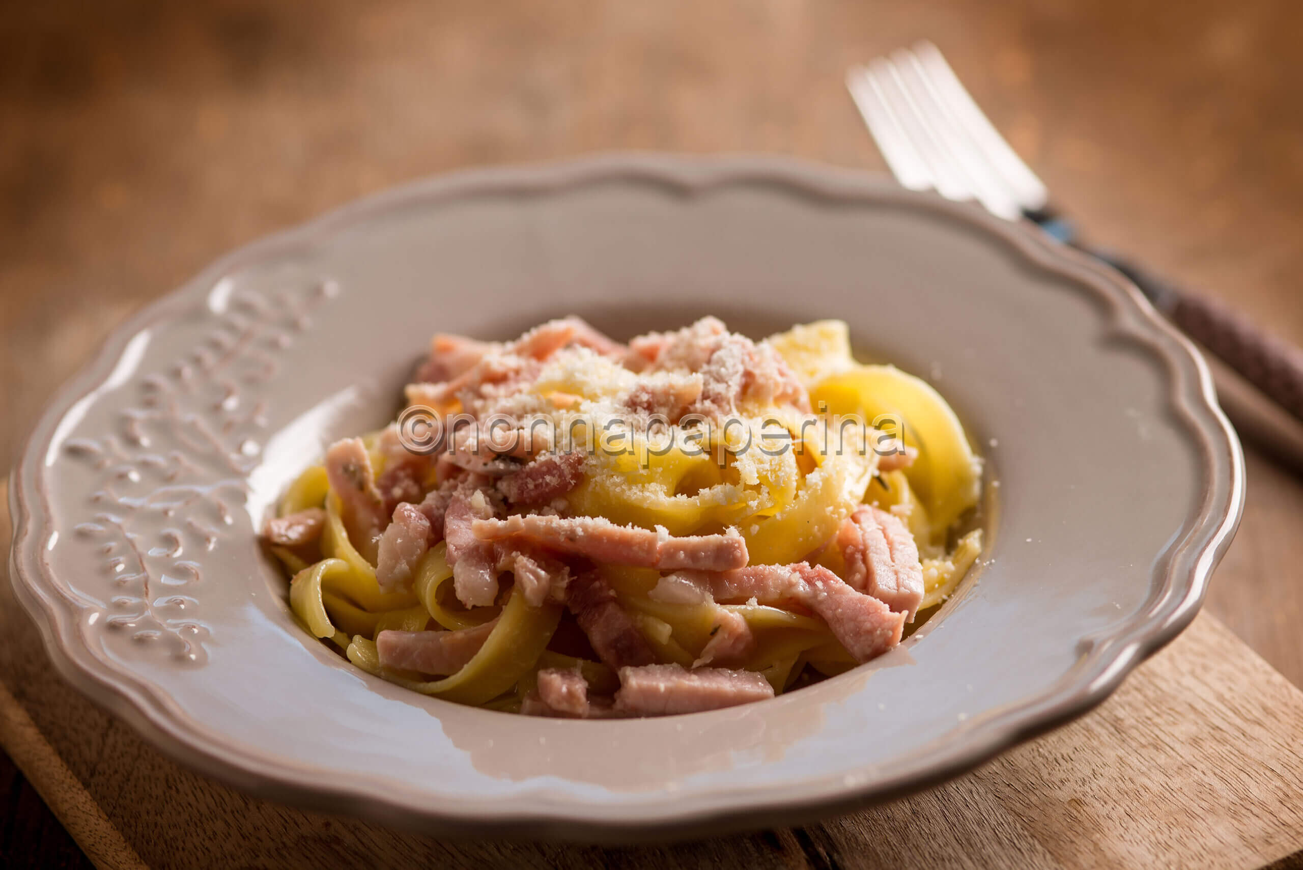 Tagliatelle rustiche alla porchetta, un primo piatto gustoso