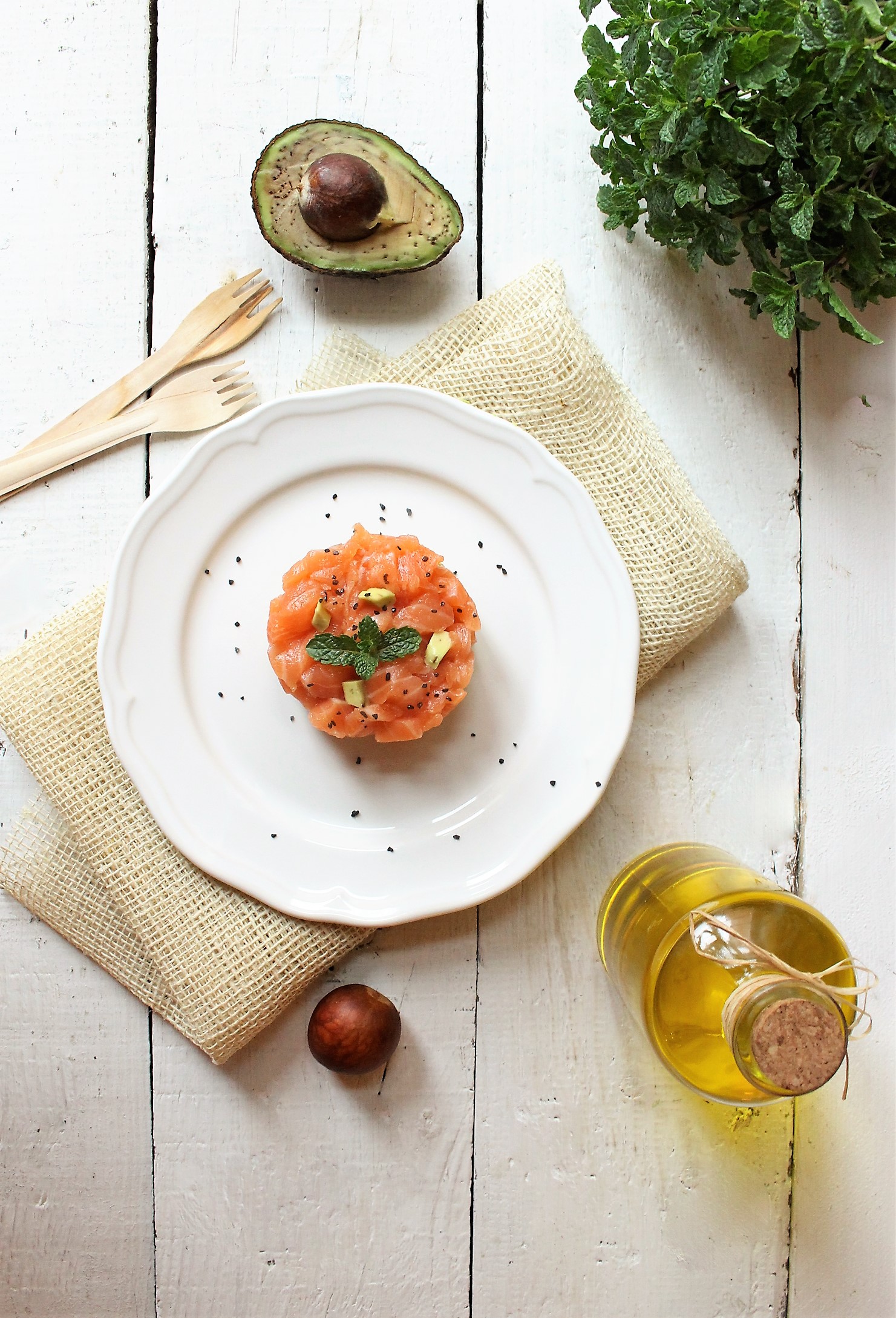 Tartare di salmone con avocado