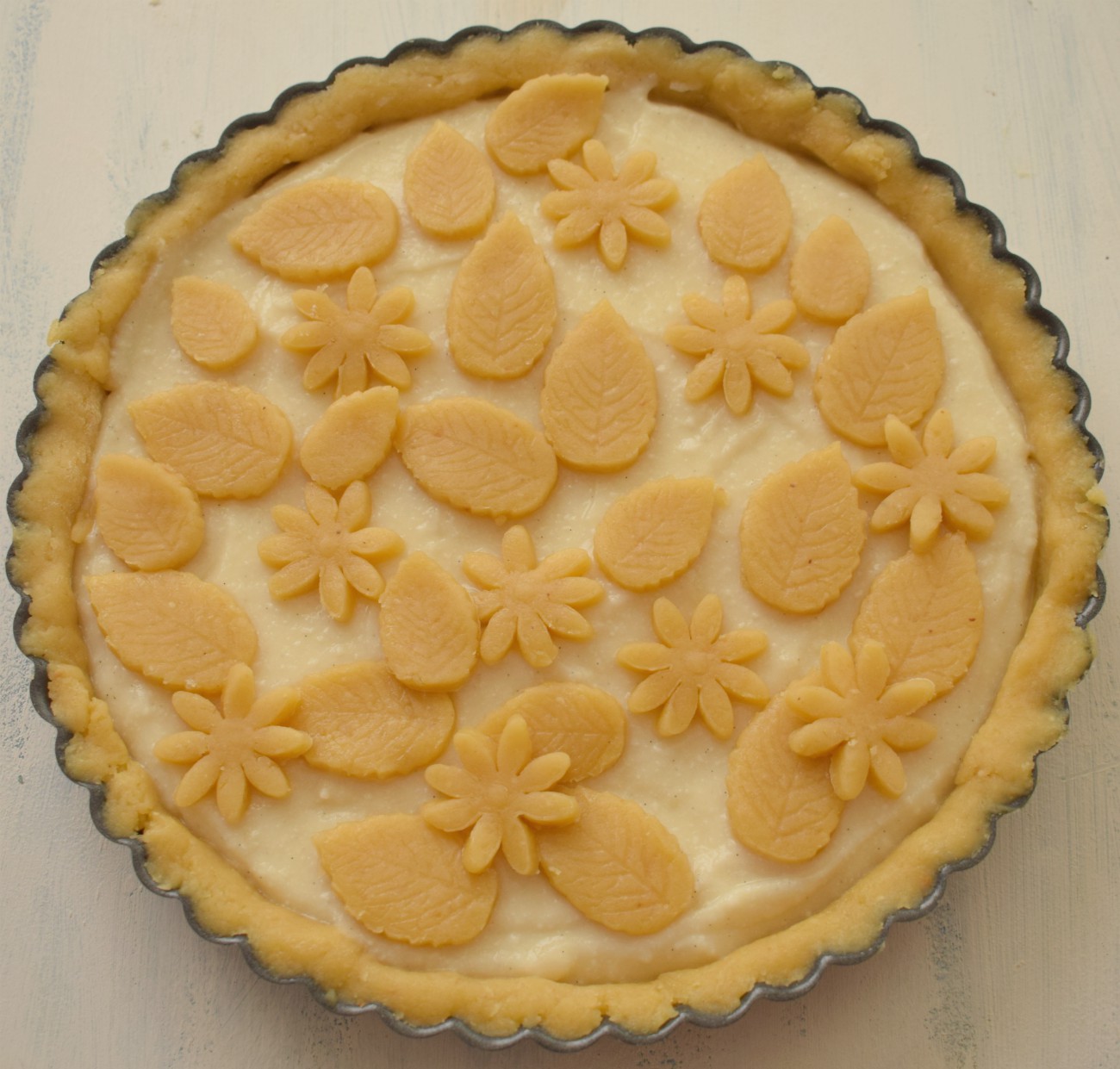Tarte alle nocciole e mandorle con crema alla vaniglia