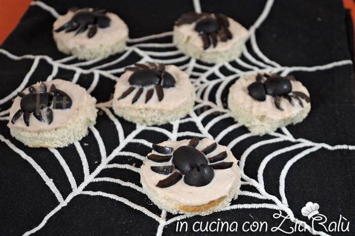 Tartine ragno light – antipasto per halloween