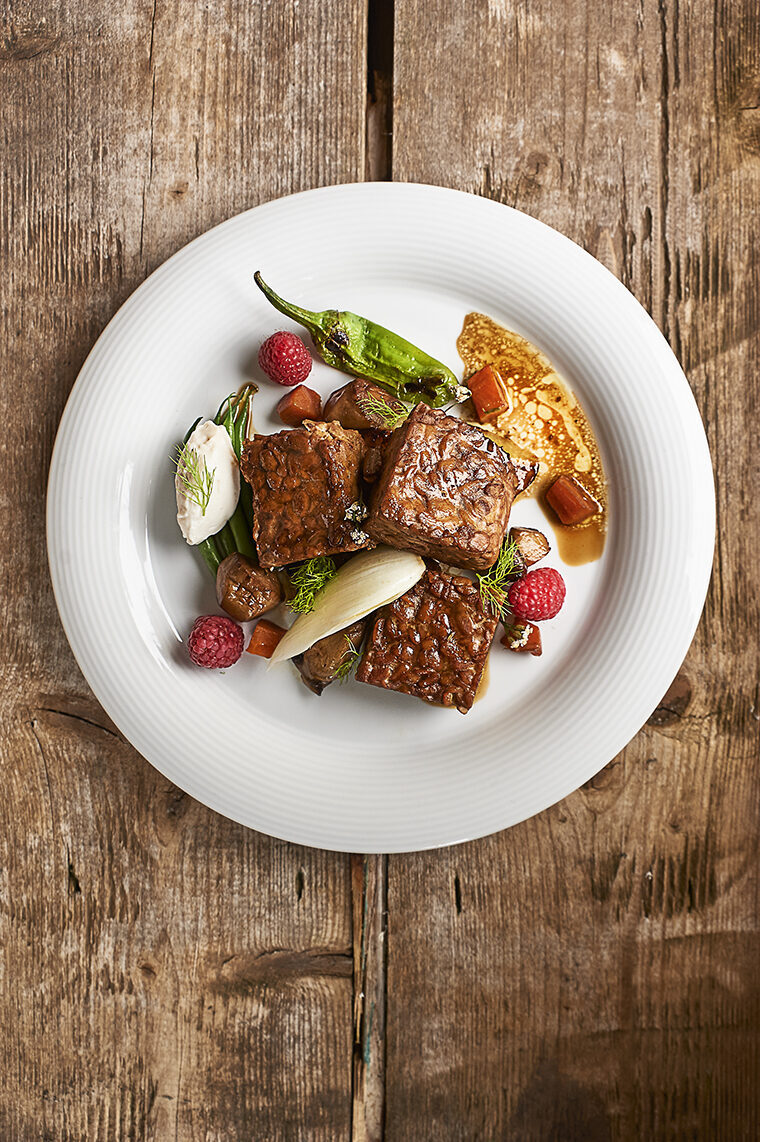 Tempeh con anguria gialla e fagiolini