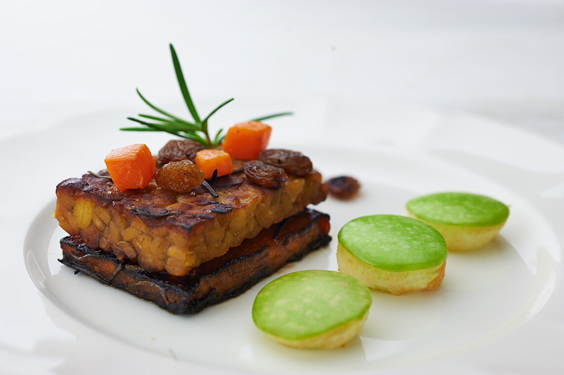 Tempeh e zucca arrosto con mela verde