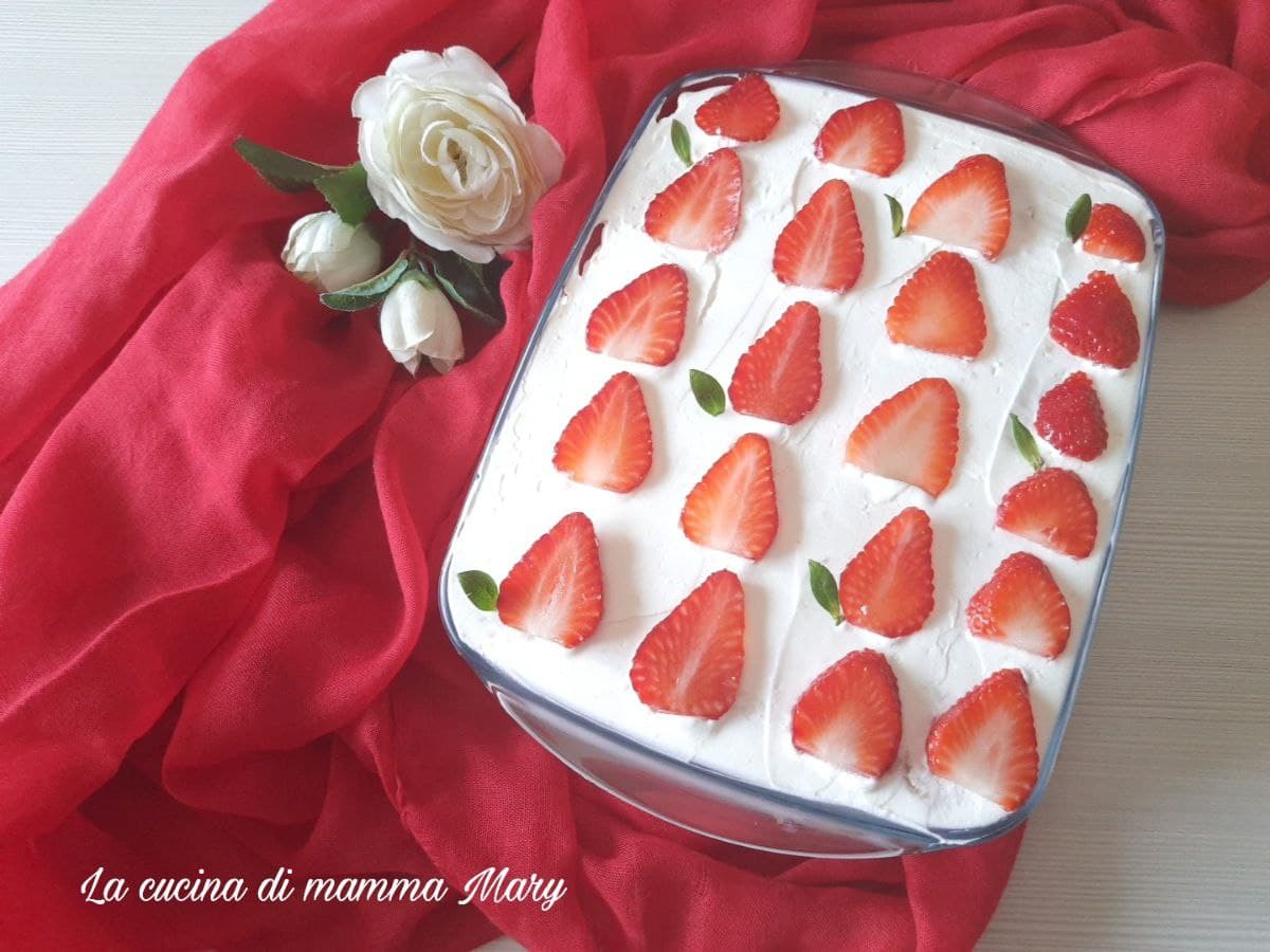 Tiramisù alle fragole senza uova