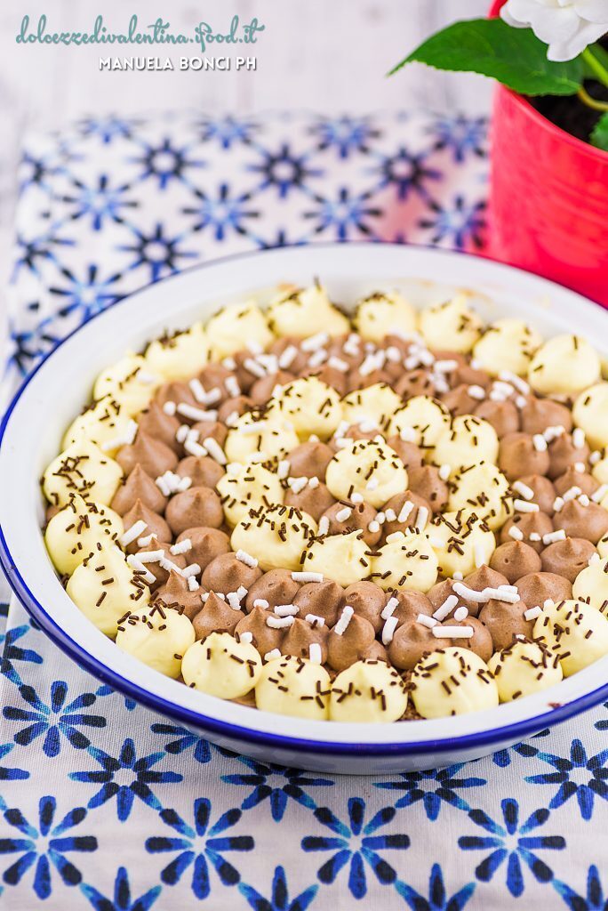 Tiramisu bicolor al ciambellone