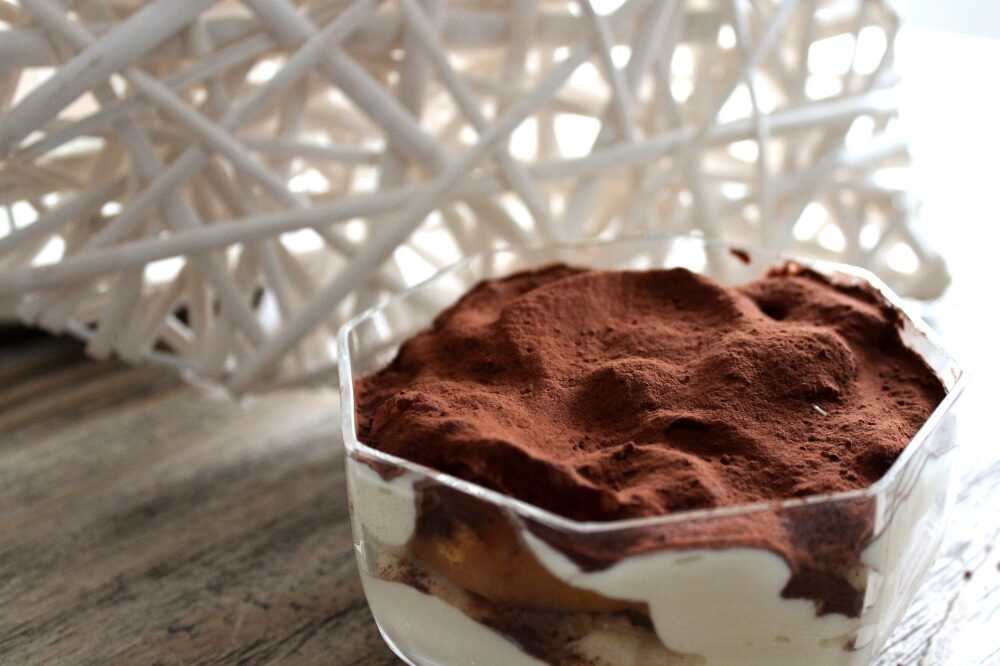 Tiramisù panettone e ricotta. una pausa di dolce relax