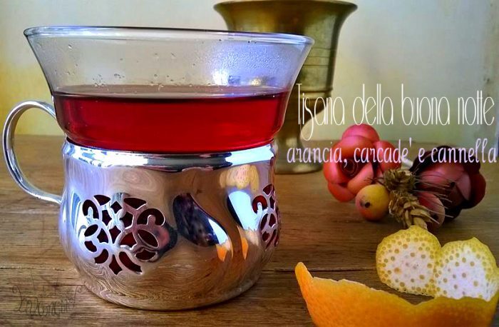 Tisana rilassante: arancia, cannella e karkadè