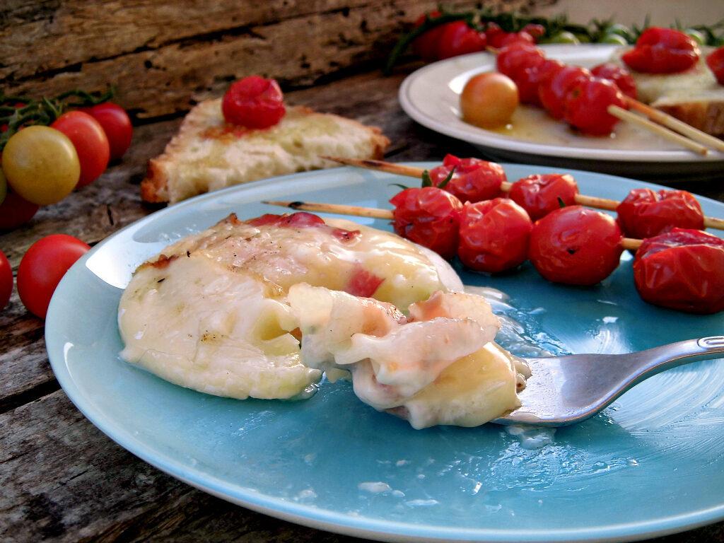 Tomini grigliati con spiedini di pomodorini