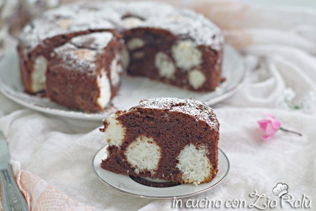 Torta a pois senza glutine cocco e cioccolato
