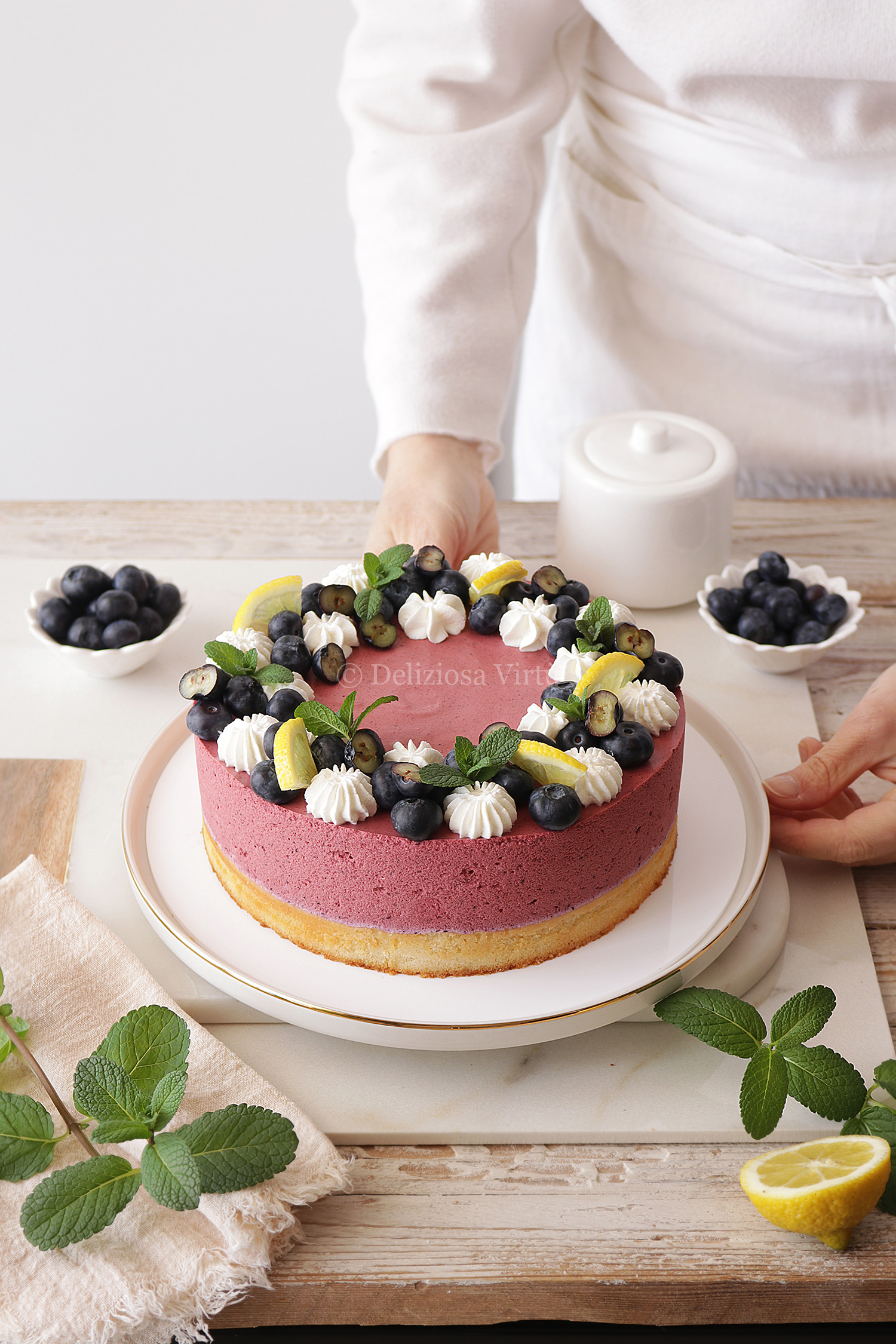 Torta al limone con mousse ai mirtilli