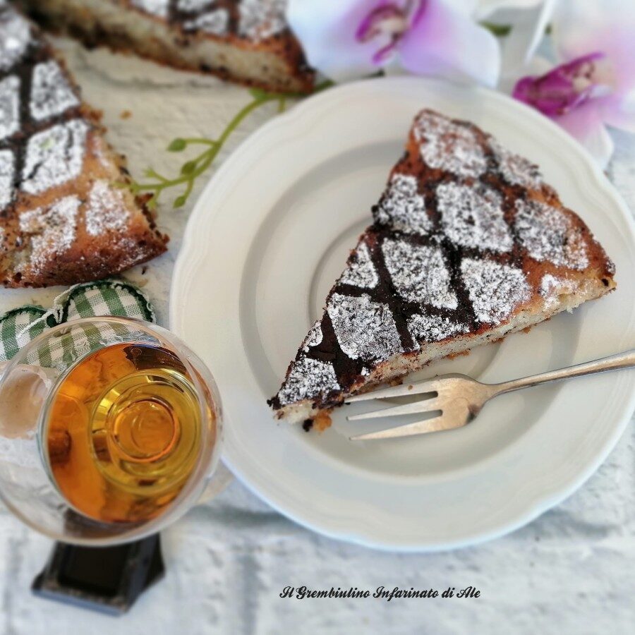 Torta all’amaretto e scaglie di cioccolato