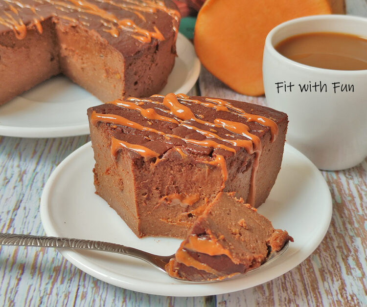Torta brownie patate dolci e cacao con burro di arachidi