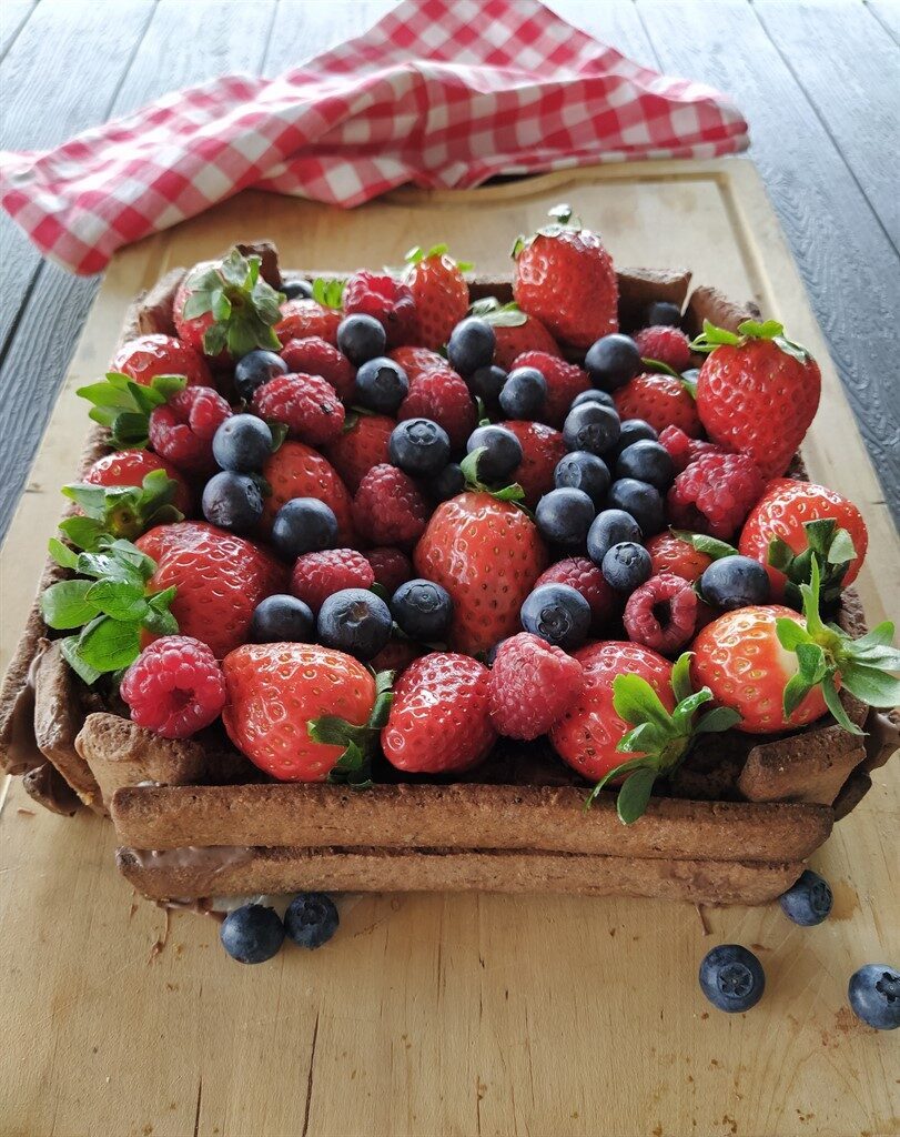 Torta cassetta ai frutti di bosco