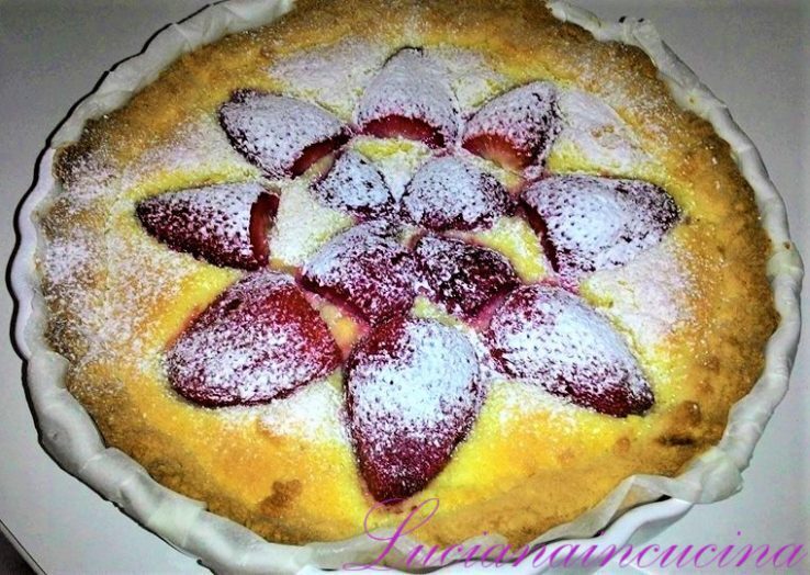 Torta cocco e fragole
