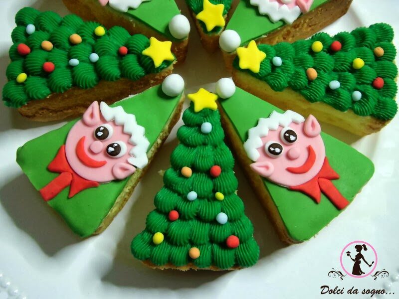 Torta con elfi ed alberelli