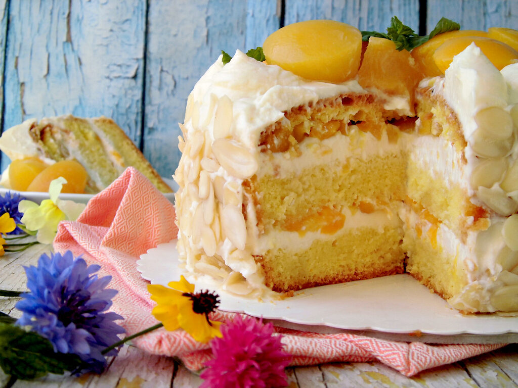 Torta con le pesche
